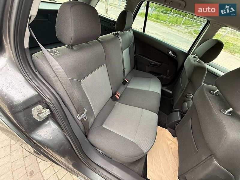 Универсал Opel Astra 2010 в Белой Церкви