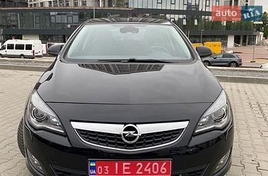 Хэтчбек Opel Astra 2011 в Львове