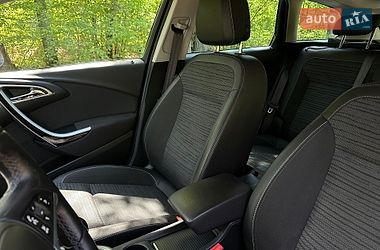 Универсал Opel Astra 2014 в Киеве