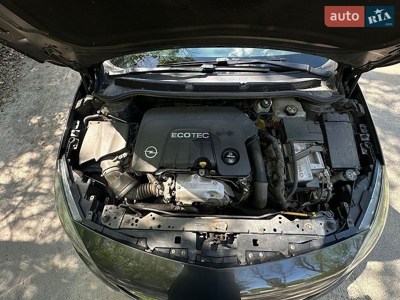 Универсал Opel Astra 2014 в Киеве