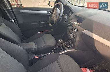 Универсал Opel Astra 2005 в Стрые