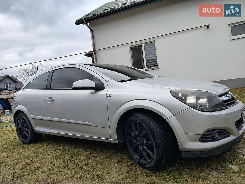 Хэтчбек Opel Astra 2006 в Львове