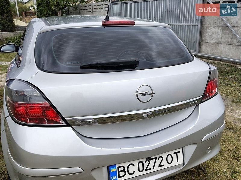 Хэтчбек Opel Astra 2006 в Львове