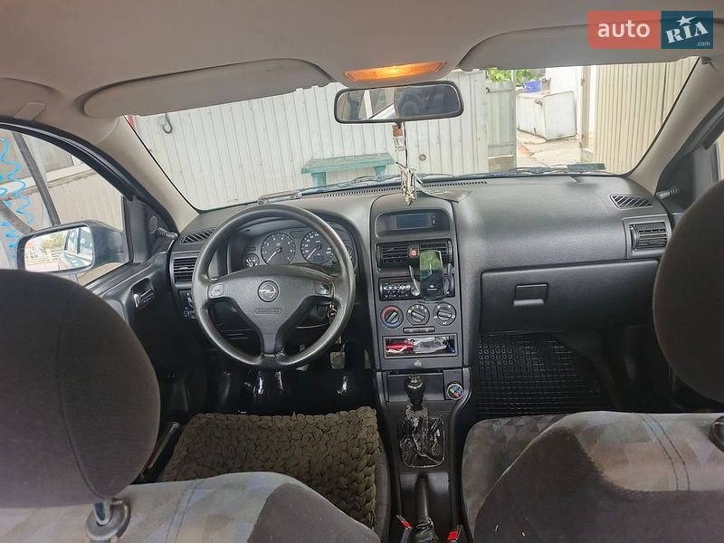 Седан Opel Astra 2000 в Черноморске