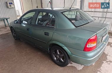 Седан Opel Astra 2000 в Черноморске