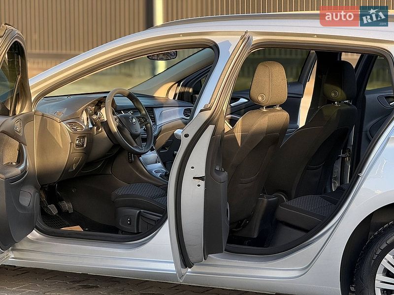 Универсал Opel Astra 2017 в Днепре