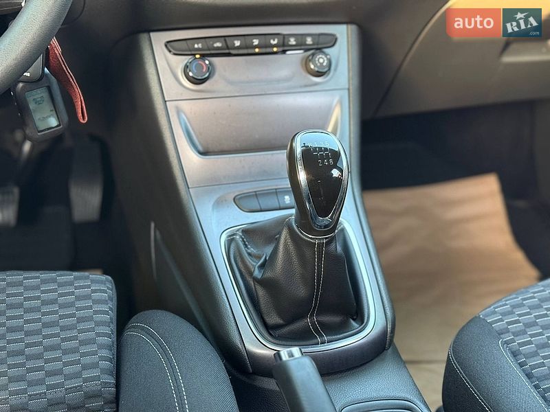 Универсал Opel Astra 2017 в Днепре