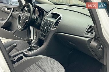 Седан Opel Astra 2017 в Ужгороді