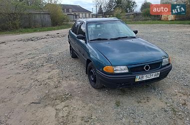 Седан Opel Astra 1995 в Немирові