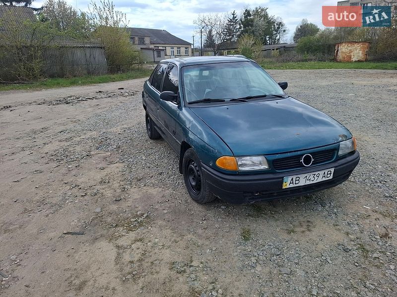 Седан Opel Astra 1995 в Немирове