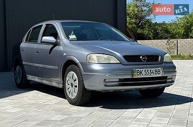 Седан Opel Astra 2004 в Сарнах