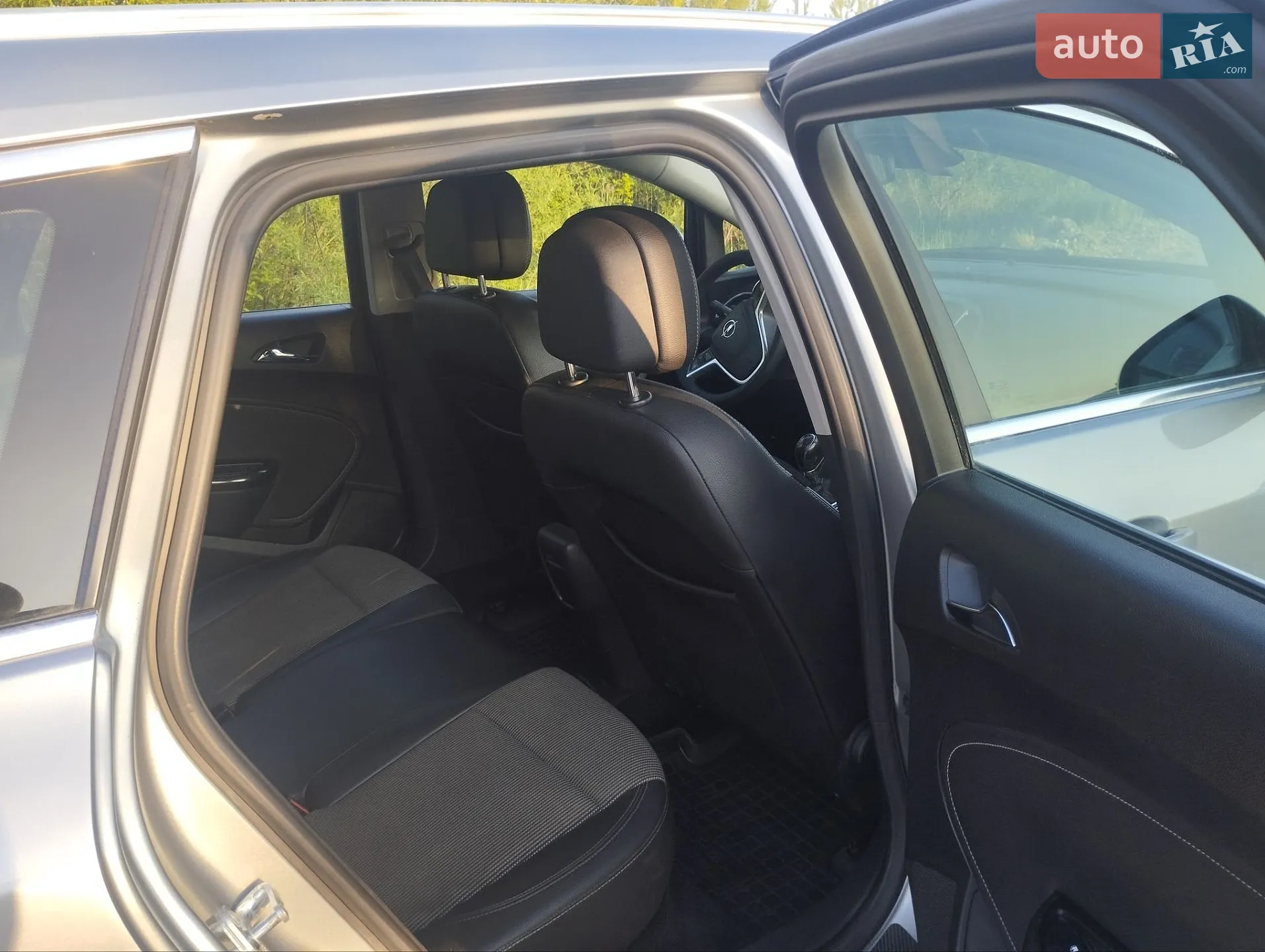 2010 Opel Astra - мініатюра 28