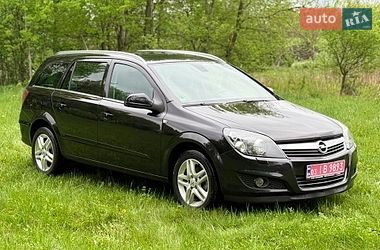 Універсал Opel Astra 2010 в Сумах