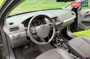 Універсал Opel Astra 2010 в Сумах