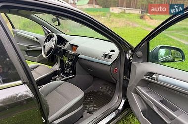 Універсал Opel Astra 2010 в Сумах