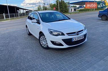 Універсал Opel Astra 2015 в Черкасах