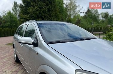 Универсал Opel Astra 2008 в Жовкве