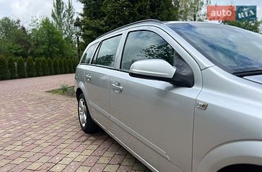 Универсал Opel Astra 2008 в Жовкве