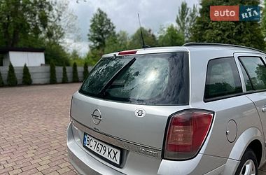 Универсал Opel Astra 2008 в Жовкве