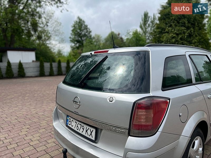 Универсал Opel Astra 2008 в Жовкве