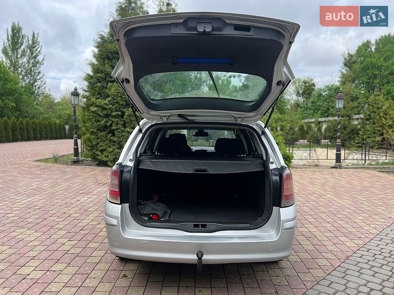 Универсал Opel Astra 2008 в Жовкве