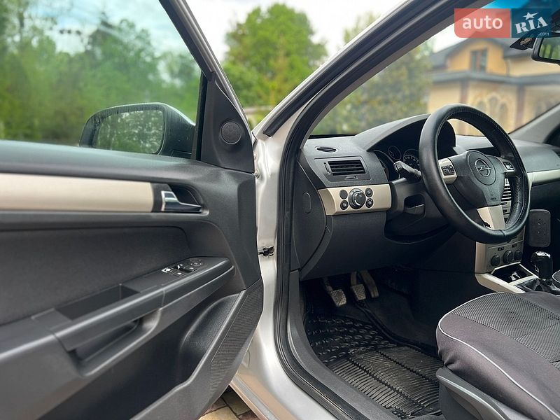 Универсал Opel Astra 2008 в Жовкве