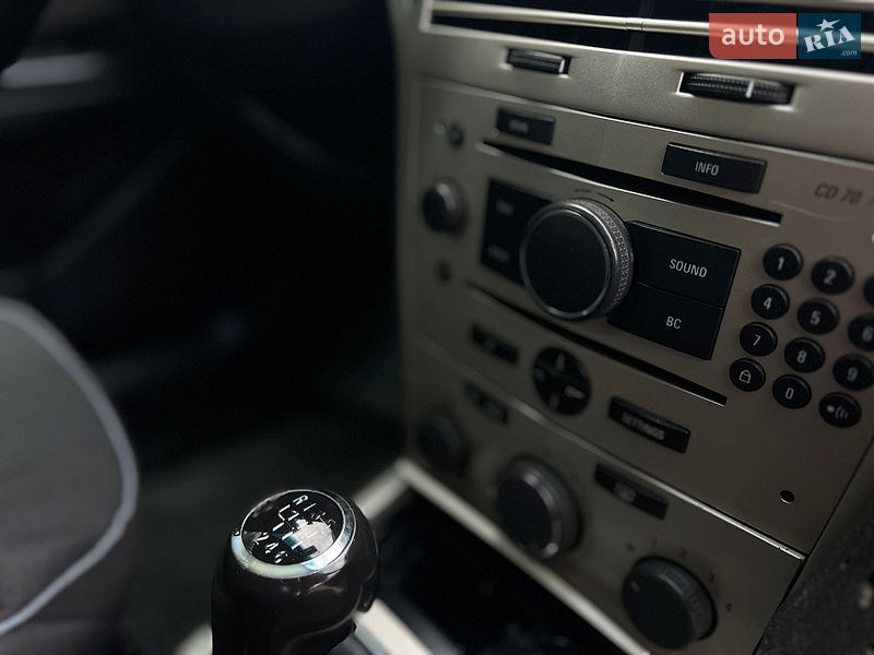 Универсал Opel Astra 2008 в Жовкве