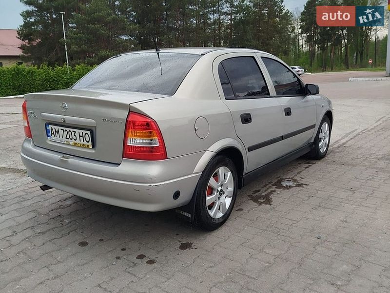 Седан Opel Astra 2007 в Звягелі