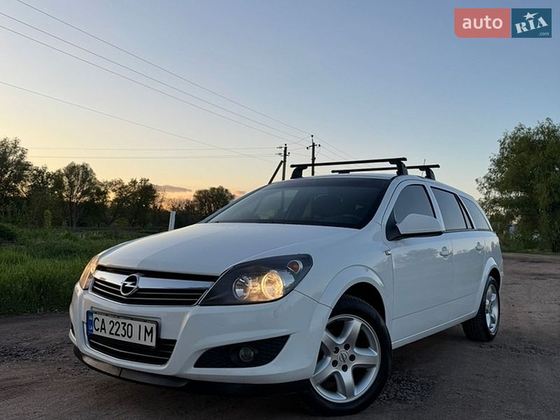 Opel Astra 2012