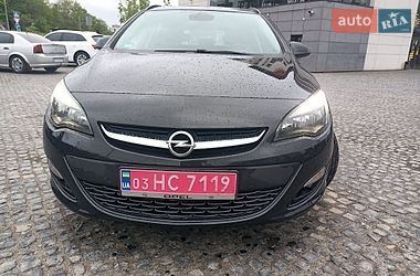 Универсал Opel Astra 2015 в Львове