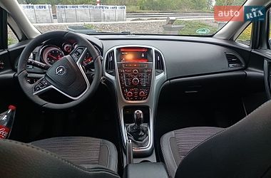 Универсал Opel Astra 2015 в Львове