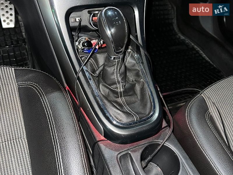 Универсал Opel Astra 2012 в Сиховом