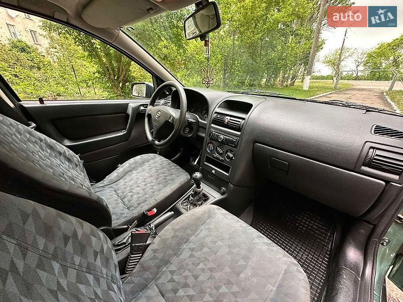 Седан Opel Astra 2000 в Одессе