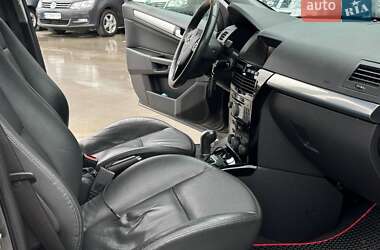 Универсал Opel Astra 2010 в Львове