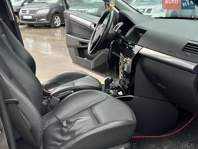 Универсал Opel Astra 2010 в Львове