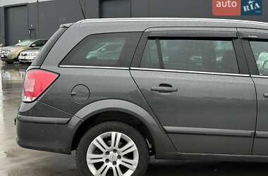 Универсал Opel Astra 2010 в Львове