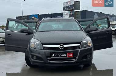 Универсал Opel Astra 2010 в Львове