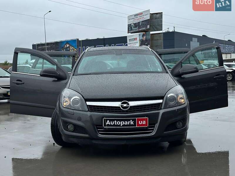 Универсал Opel Astra 2010 в Львове