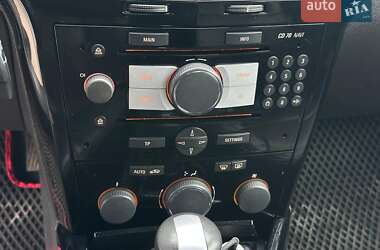 Универсал Opel Astra 2010 в Львове