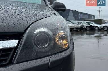 Универсал Opel Astra 2010 в Львове