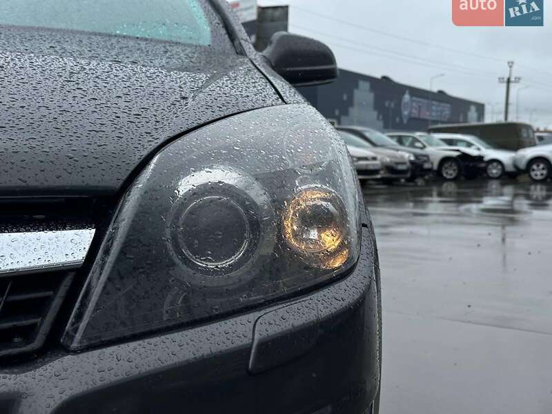 Универсал Opel Astra 2010 в Львове