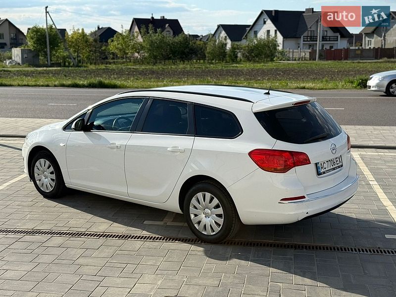Универсал Opel Astra 2014 в Луцке