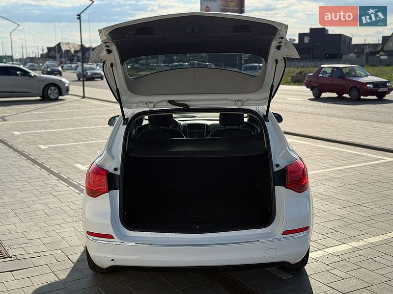 Универсал Opel Astra 2014 в Луцке