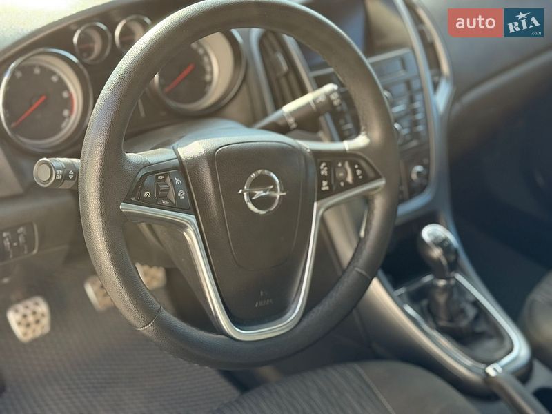Универсал Opel Astra 2014 в Луцке
