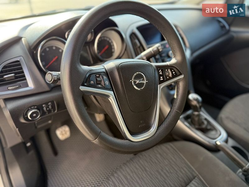 Универсал Opel Astra 2014 в Луцке