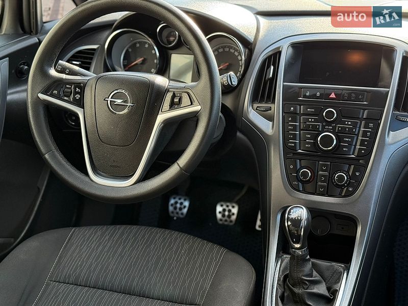 Универсал Opel Astra 2014 в Луцке
