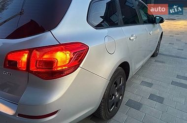 Универсал Opel Astra 2011 в Тернополе