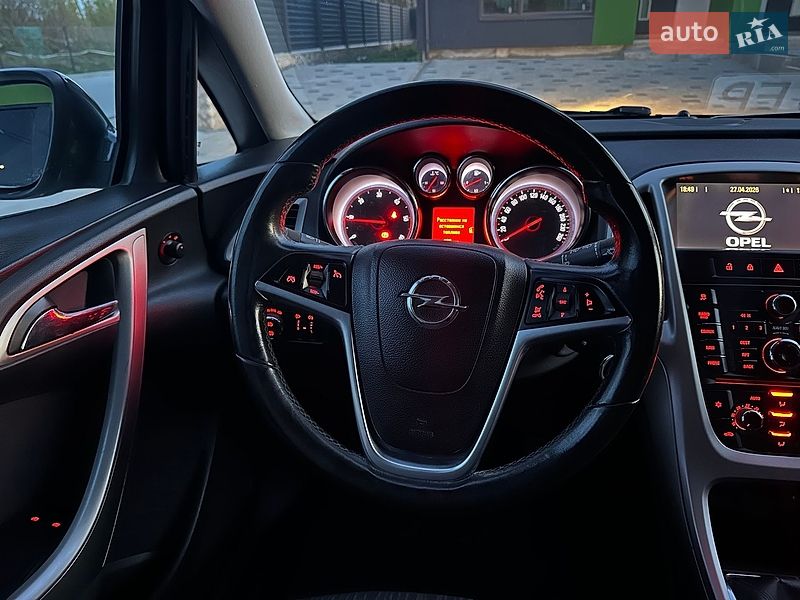Универсал Opel Astra 2011 в Тернополе