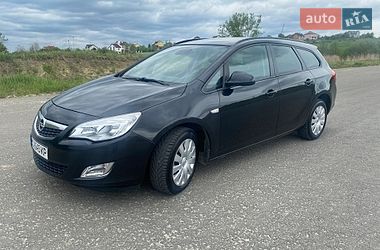 Универсал Opel Astra 2012 в Трускавце