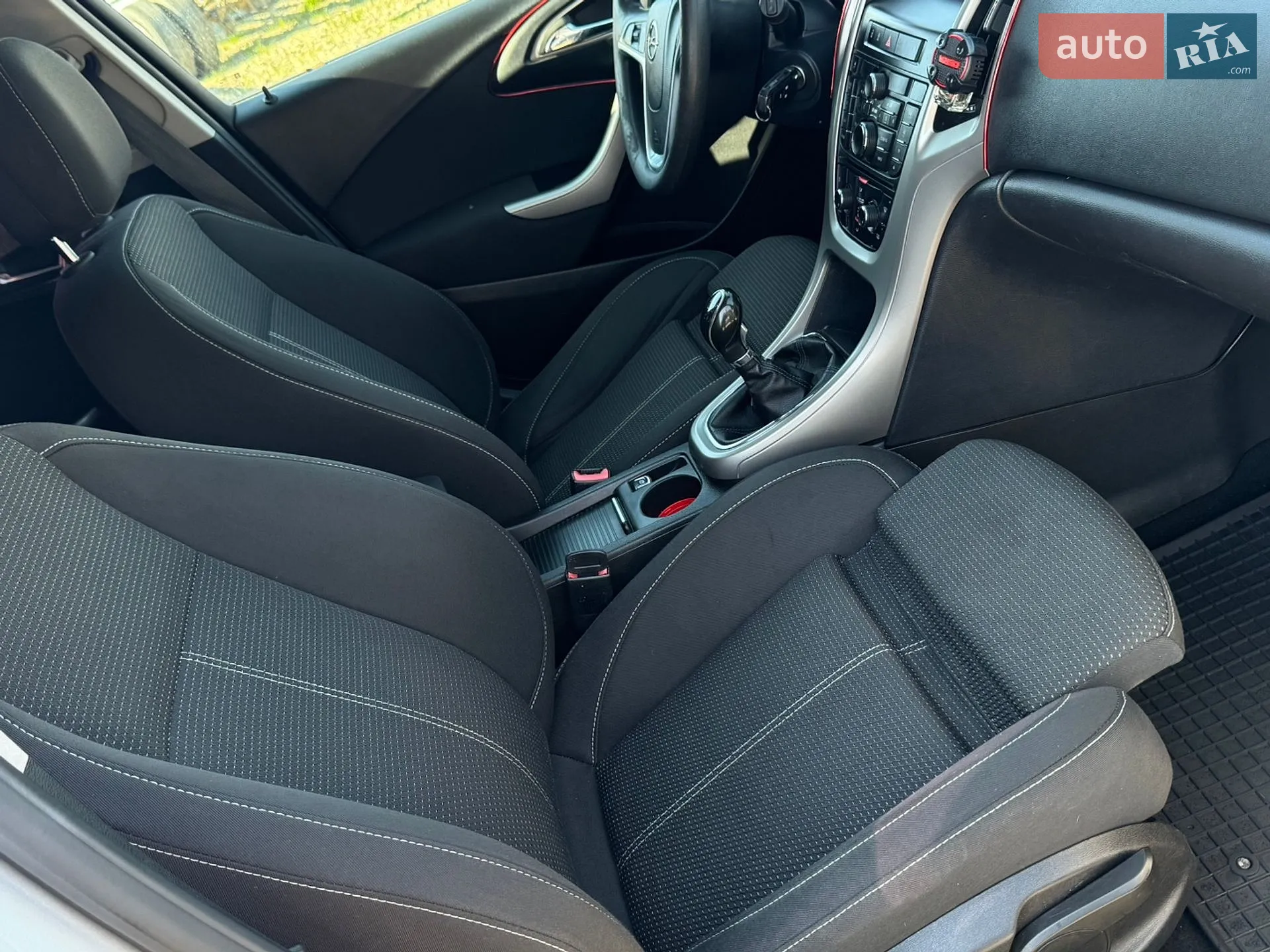 2011 Opel Astra - мініатюра 28